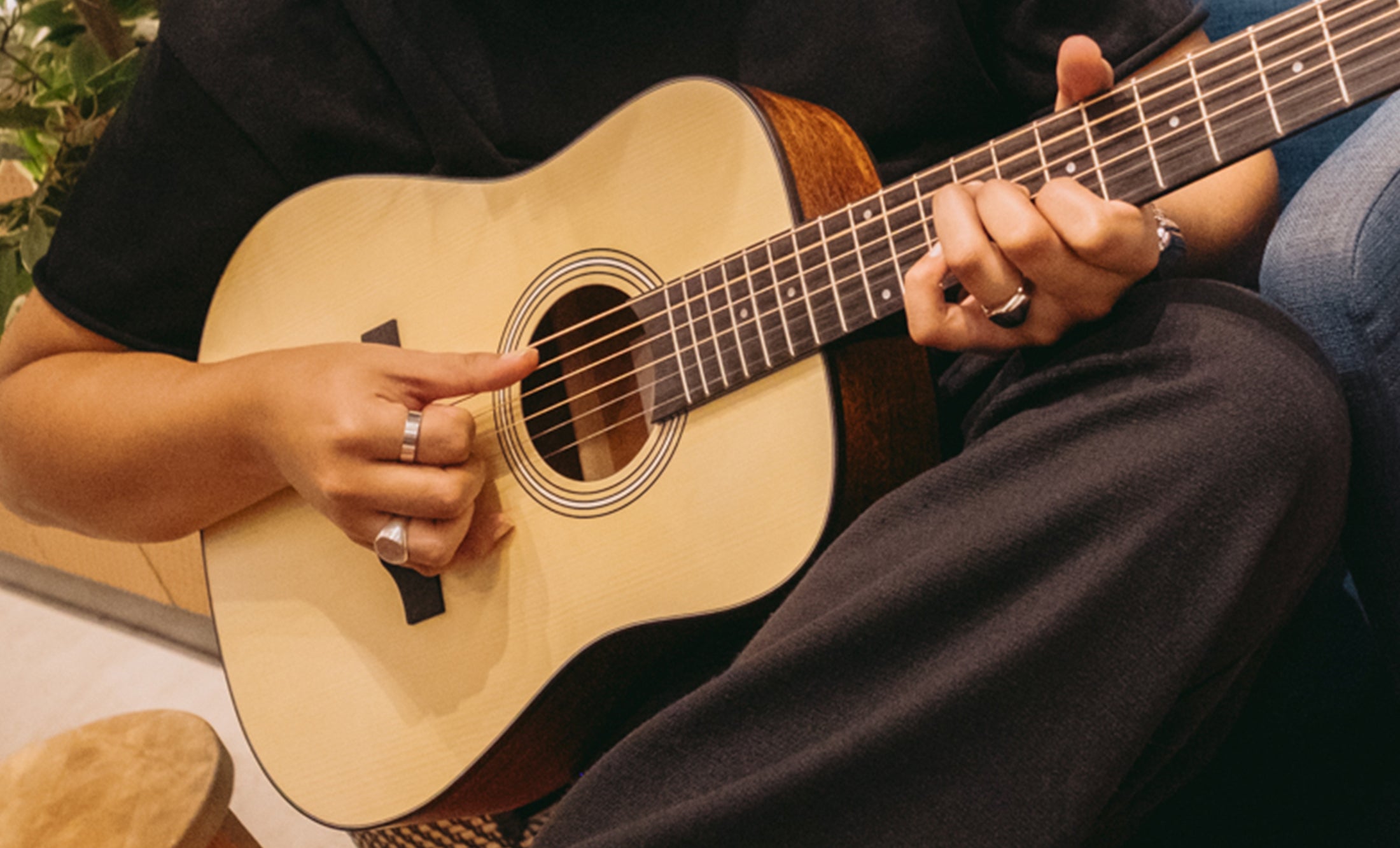 Beginner Acoustic Guitars | Swee Lee Singapore